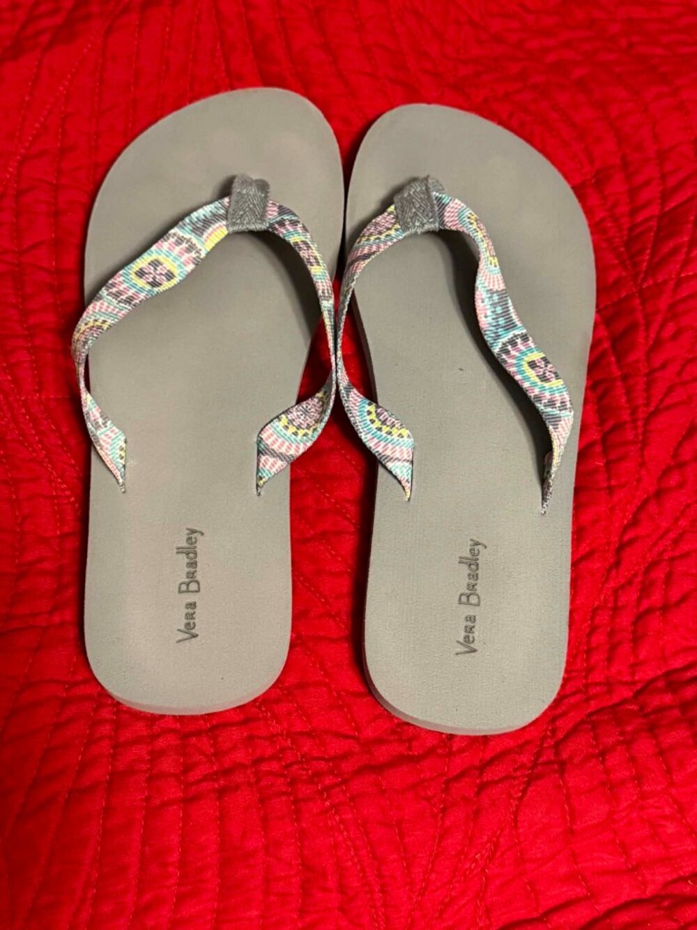 Vera Bradley Flip flops size 7/8 Gray